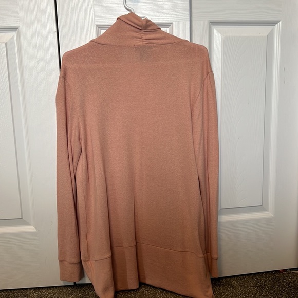 Lightweight pink cardigan size large. - Picture 2 of 3
